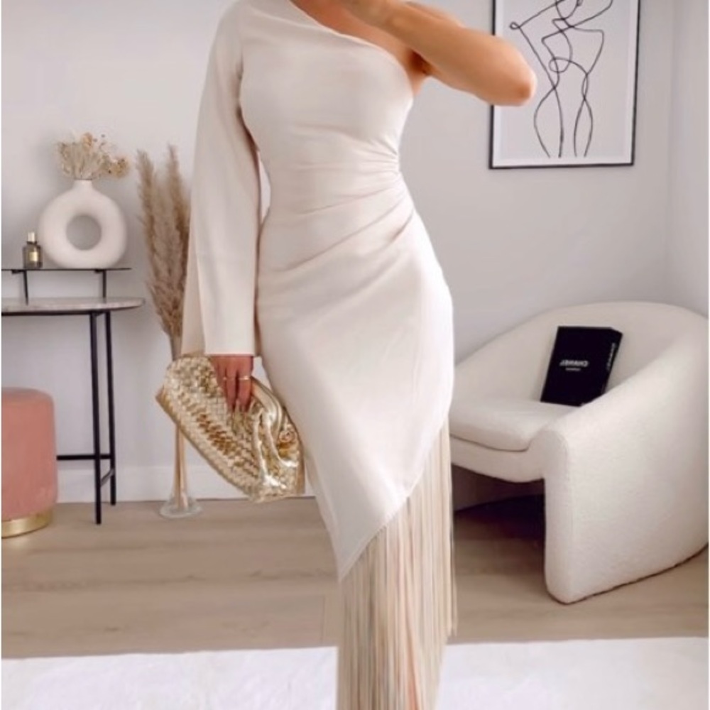 Elegant Cream One-Shoulder Dress